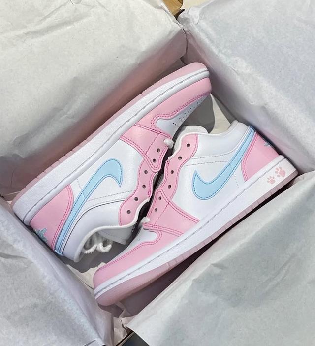 Nike Air Jordan 1 Low Paw Print Pink