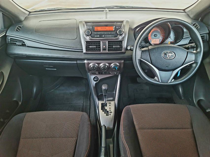 Toyota Yaris 1.2 E  2