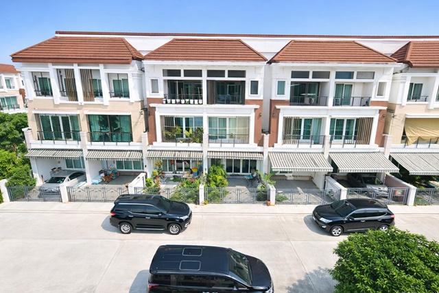 รัชดา เหม่งจ๋าย บ้านกลางเมือง 3 ชั้น สไตล์หรู 4 นอน ประชาอุทิศ เดอะซีน ทาวน์ อิน ทาวน์ 1