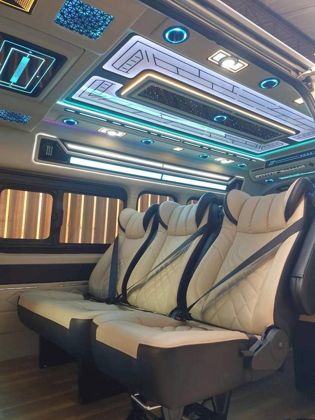 Toyota commuter 2017