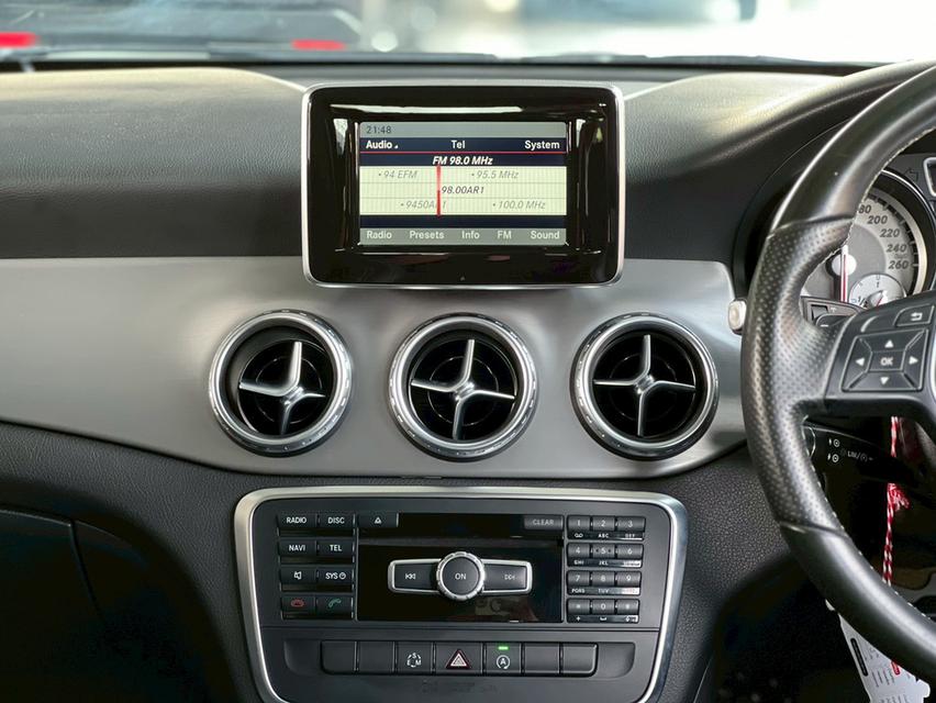 BENZ GLA-CLASS 200 ปี 2015  13