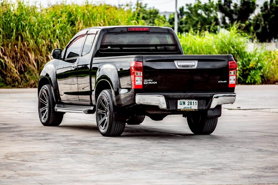 2018 Isuzu d-max 1.9 L เครดิตดีฟรีดาวน์