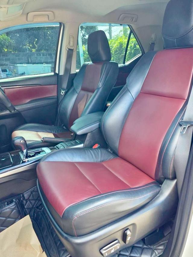 Toyota Fortuner 2.8TRD ปี18 10
