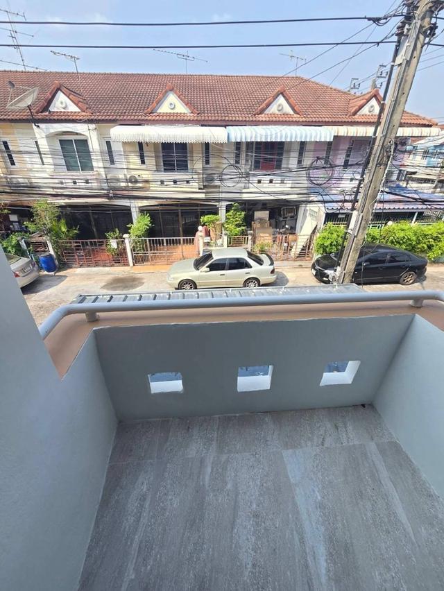 ทาวน์เฮ้าส์รีโนเวทใหม่ สวยพร้อมอยู่ หมู่บ้าน KC รามอินทรา 1 ถนนหทัยราษฎร์ 39 คลองสามวา 12