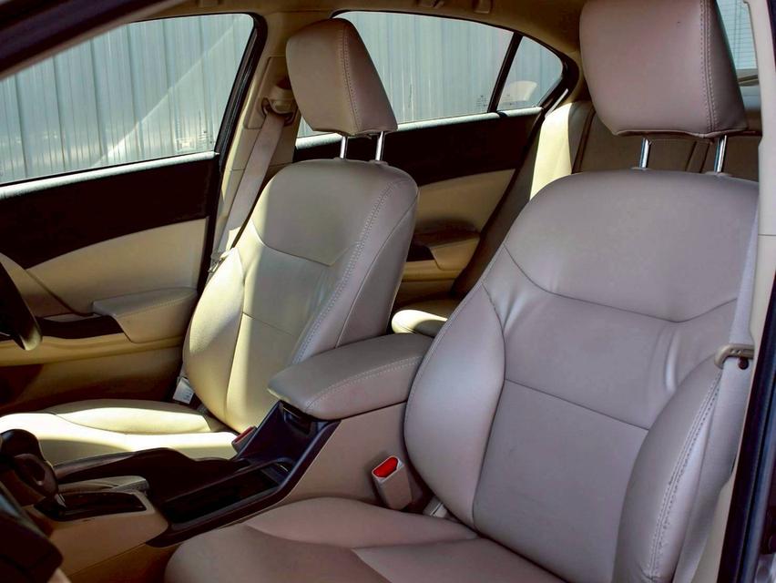 HONDA CIVIC 1.8 S ปี 2014  11