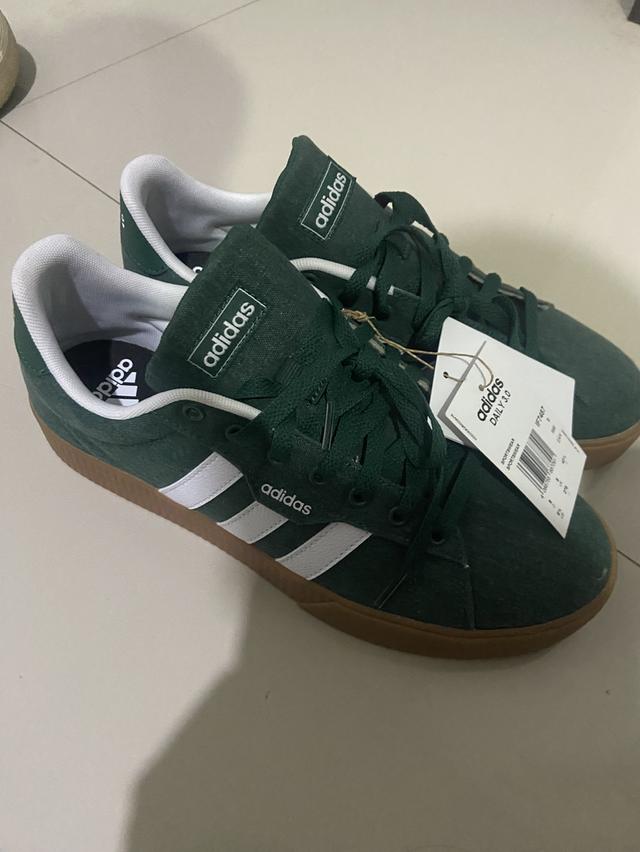 ￼adidas ไลฟ์สไตล์ รองเท้าในร่ม Gazelle Unisex สีเขียว JI2062