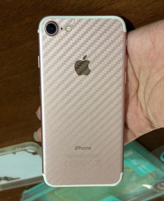 iPhone 7 สีโรสโกลด์