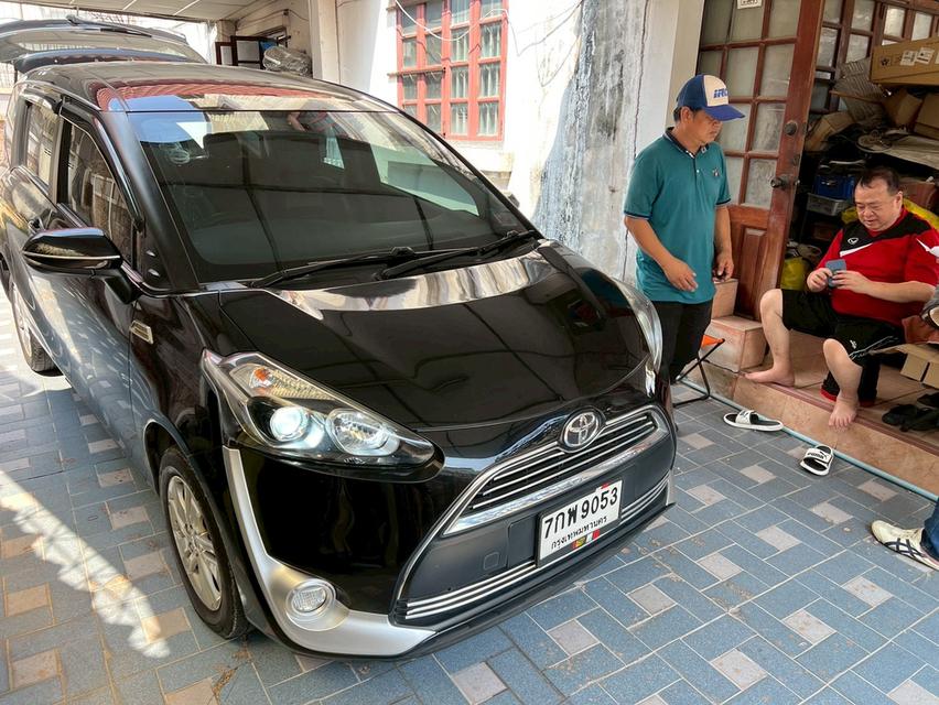 Toyota Sienta 1.5 G  รุ่นรองท๊อป ปี 2018 สีดำ รูปที่ 3