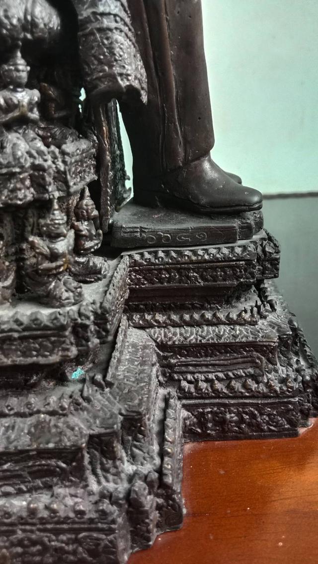 746.พระบรมรูปหล่อในหลวงรัชกาลที่ 9 พระบาทสมเด็จพระปรมินทรมหาภูมิพลอดุลยเดช ทรงประทับบนพระที่นั่งราชยานพุดตานทอง ส รูปที่ 12