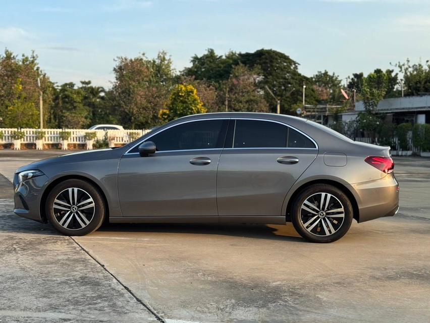 Mercedes Benz A200 Progressive 2022 รถใหม่สภาพป้ายแดง เเต่คุ้มกว่ากันถึง8แสบบาท 8