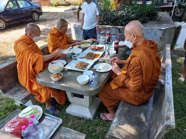 รับทำพิธี จัดพิธีทำบุญเลี้ยงพระ 3