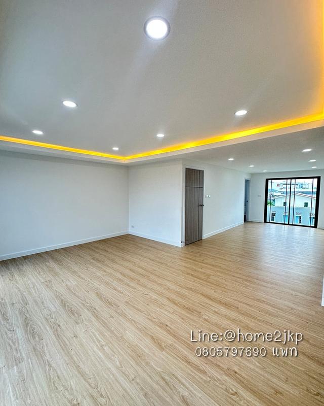 ทาวน์โฮม 4 ชั้น ลาดพร้าว 110 ทาวน์โฮมดีไซน์โมเดิร์น ทำเลลาดพร้าว 15