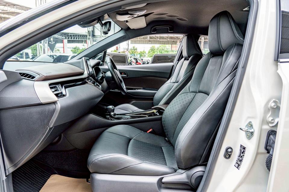 รหัสรถ NP9938 TOYOTA C-HR 1.8HV HI 2019 14