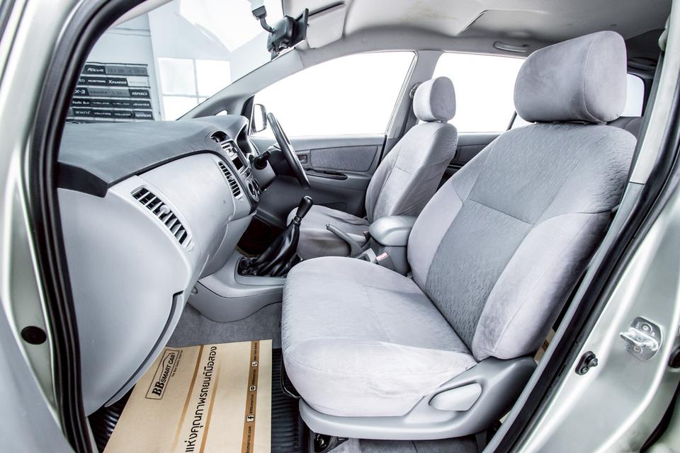 TOYOTA INNOVA 2.0 E เกียร์ธรรมดา MT 2008  4
