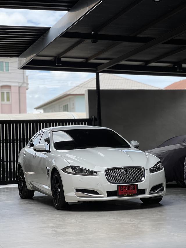 Jaguar XF 2.2D  3