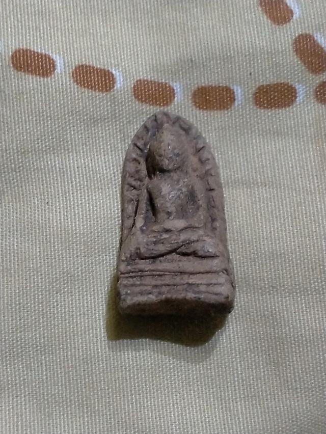 พระรอดเนื้อดินสวยเก่า