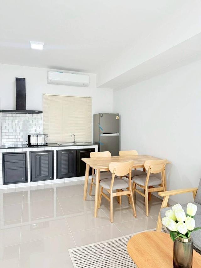 ให้เช่าบ้านบางนา ตกแต่งใหม่ เนื้อที่17.50ตรว. พื้นที่ใช้สอย106ตรม. ขนาด3ห้องนอน 2ห้องน้ำ 2ที่จอดรถ หิ้วกระเป๋าพร้อมอยู่ เลี้ยงสัตว์ได้ รับต่างชาติ 10