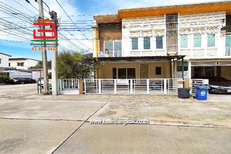 ทาวน์โฮม หลังมุม โกลเด้นทาวน์ วัชรพล-สุขาภิบาล 5 เนื้อที่ 31 ตรว. ใกล้บิ๊กซี สุขาภิบาล 5 ถนนสุขาภิบาล 5 แขวงออเงิน เขตสายไหม 1