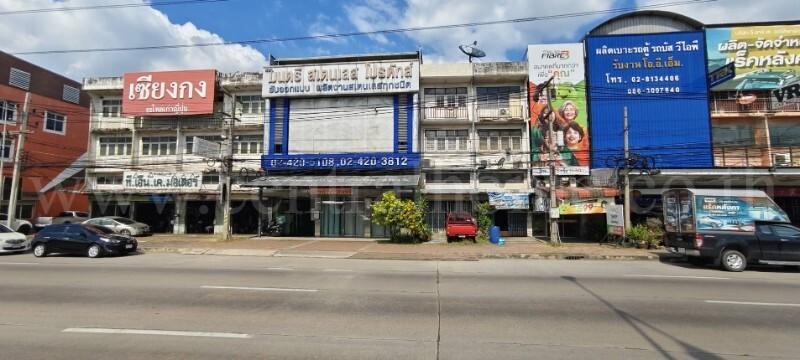 อาคารพาณิชย์ 3 ชั้นครึ่ง 3 คูหา ติดถนนเพชรเกษม ทำเลดี ราคาถูก 4