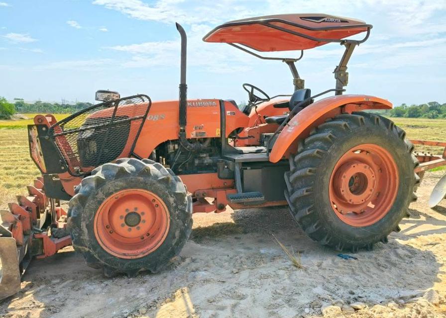 รถไถ Kubota M108s ปี 2012 3