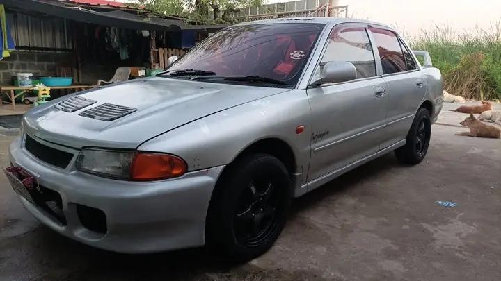 รถบ้านสวยๆ Mitsubishi Lancer 2