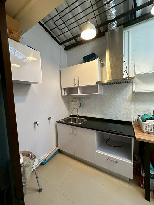 ทฮ รีโนเวทใหม่ ม.สินธร บางกะปิ 6