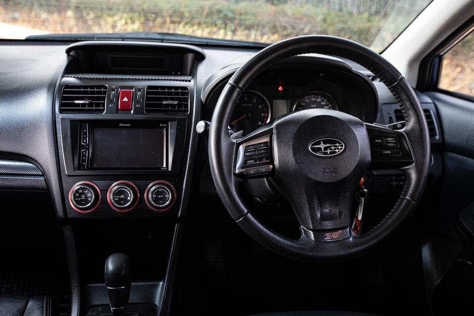 SUBARU XV 2.0iP ปี 2014 สีน้ำเงิน มือเดียวป้ายแดง แต่งครบสวยๆ 15