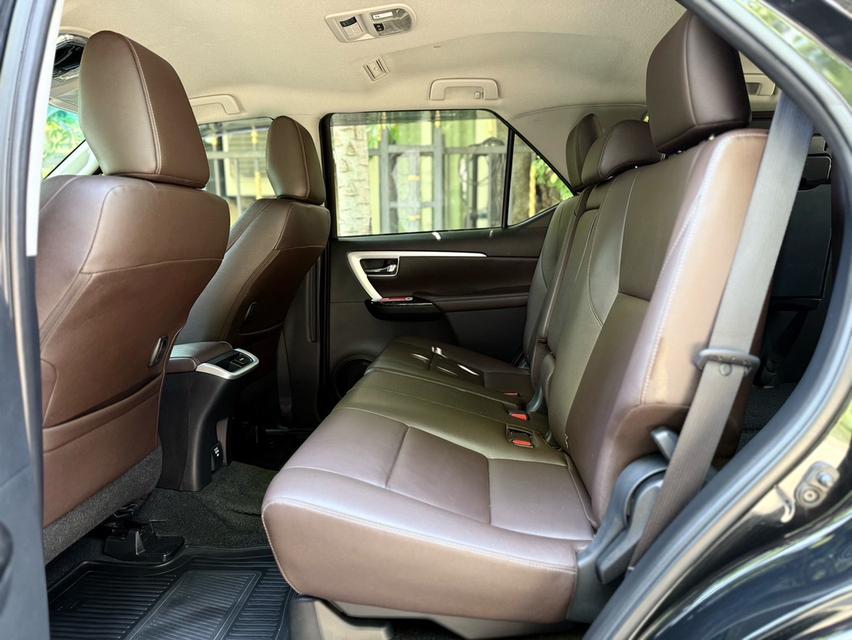 รหัสรถ PJP2528 2019 TOYOTA FORTUNER 2.4 V 4WD สีดำ รูปที่ 16