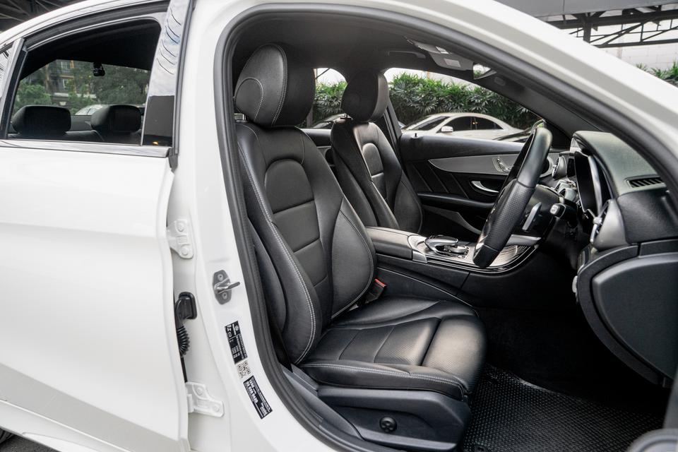 “Mercedes-Benz C300e AMG Sport Plug-in Hybrid” ปี 2021 5