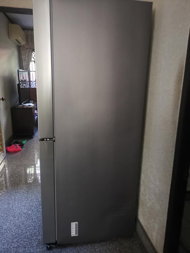 ตู้เย็น​ 22.8Q ​รุ่น​RS63R5581SL​ ​3​ ประตู​ เป็นตู้ใหม่ไม่เคยใช้งาน​ ซื้อมา​ วันที่​ 22/11/68​ เป็นสินค้าตัวโชว์​ อยู่นนทบุรี​ สนใจ​ โทร​0813355042 7