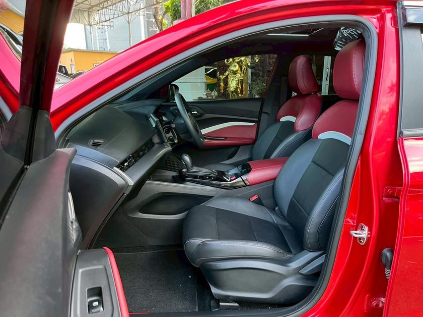   MG MG5 1.5 X  รุ่น TOPมีซันรูฟ  มี i-smart ปี 2025   มีรับประกันศูนย์ ถึงปี2027  6