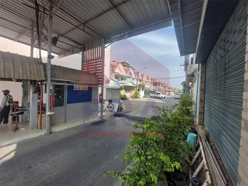 ขายอาคารพาณิชย์ 4.5 ชั้น หน้าโครงการรัชธานี 6 ติดถนนสายไหม ใกล้สถานีรถไฟฟ้าคูคต 7