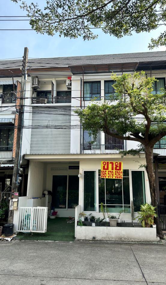 ขายทาวน์เฮ้าส์ 3 ชั้น ทำเลดี โครงการ อารียา โมวา กรุงเทพฯ 1