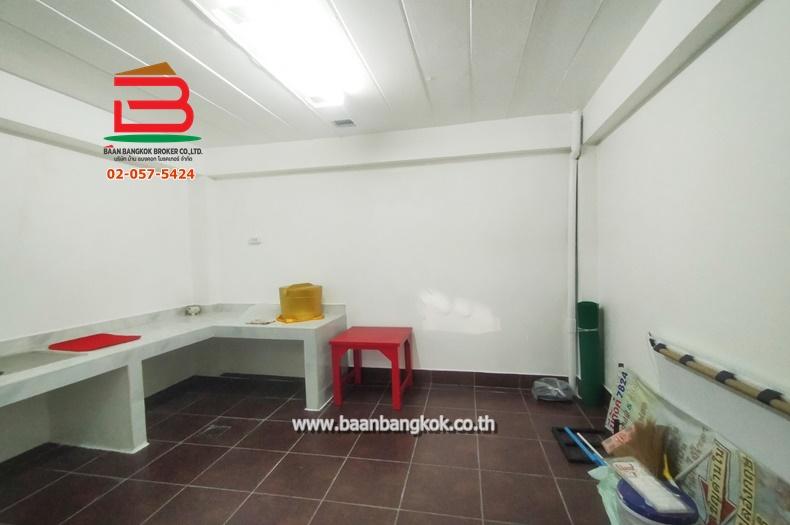ทาวน์โฮม หมู่บ้าน บัวทองธานี เนื้อที่ 17 ตรว ถ.กาญจนาภิเษก อ.บางบัวทอง จ.นนทบุรี 5