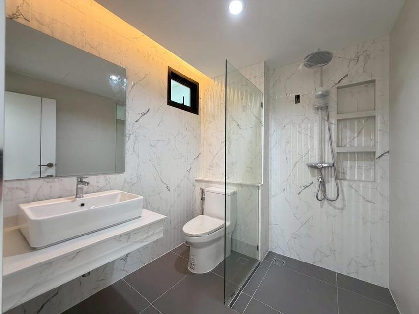 ขายทาวน์โฮม 4.5 ชั้น พร้อมลิฟต์ รีโนเวทใหม่ สุขุมวิท 101 BTS ปุณณวิถี 9