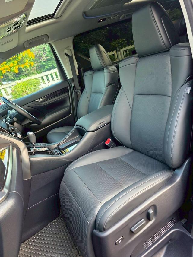 Toyota ALPHARD SRC E-Four ดำ ปี 2022 ไมล์ 50,000 กม. 9
