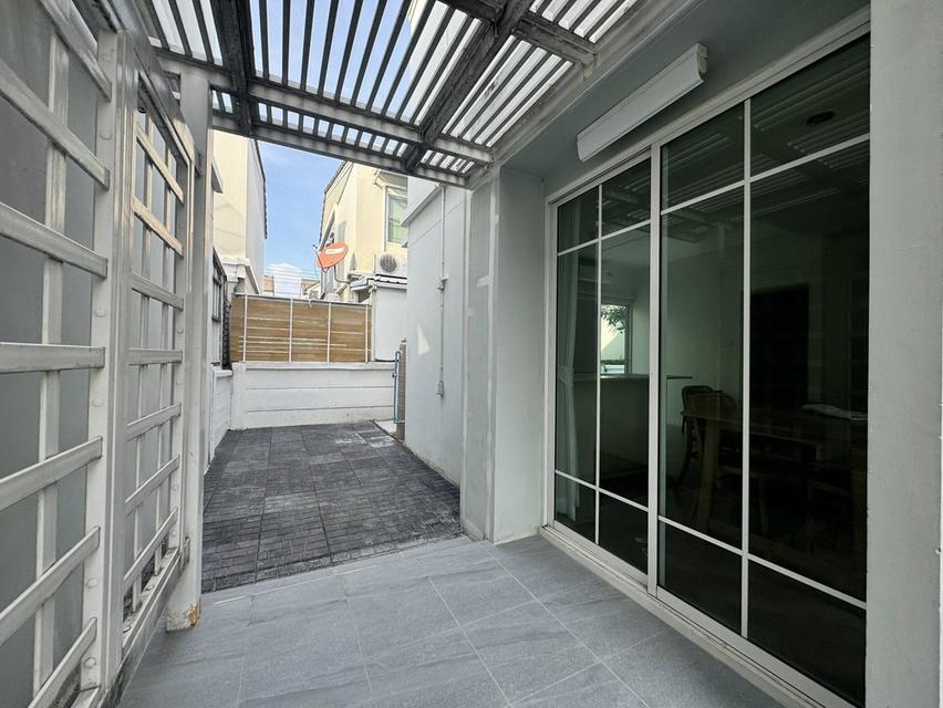 ขายทาวน์โฮม ในฝันโครงการ   The village Bangna Km.8 11