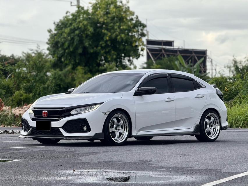 HONDA CIVIC FK  1.5 TURBO  สีขาว  ปี 2019