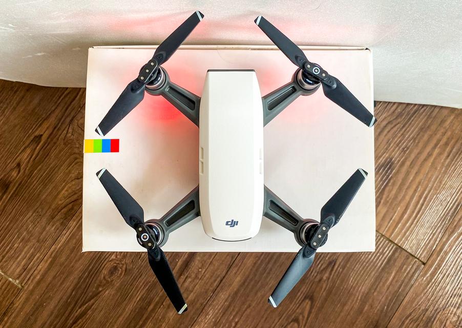 ขายโดรน DJI Spark Fly More Combo มือสอง สภาพดี พร้อมอุปกรณ์ครบ โดรนรุ่นนี้เหมาะสำหรับผู้เริ่มต้นหรือผู้ที่ต้องการอัปเกรดจากรุ่นเก่า   7