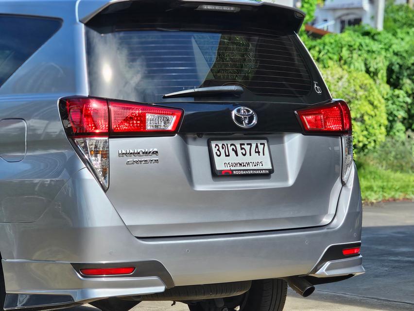 Toyota Innova 16