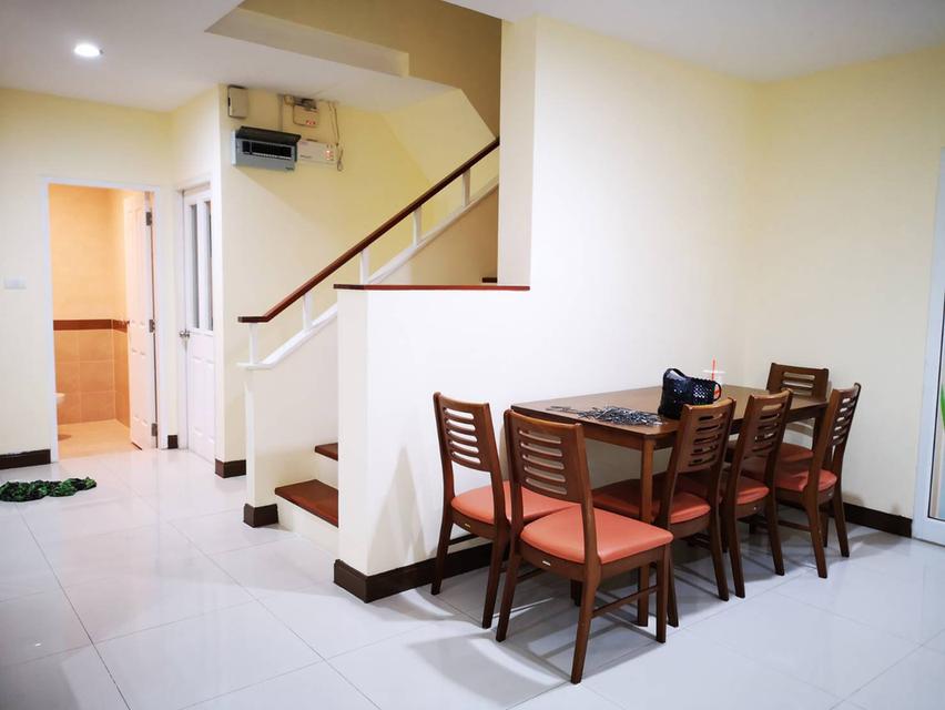 ให้เช่าบ้านเดี่ยวใหม่ 2 ชั้น หมู่บ้านวราบดินทร์ ลำลูกกาคลอง 5 ปทุมธานี  หลังมุม พท.100 ตรว.4นอน 3 น้ำ จอดรถ 4 คัน  มีเฟอร์+เครื่องใช้ไฟฟ้าพร้อมอยู่  ต 14