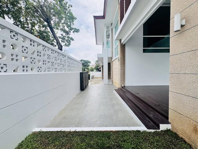 ขายพูลวิลล่าติดทะเล หมู่บ้าน ซีบรีซ วิลล่า พัทยา แยกกระทิงลาย 17