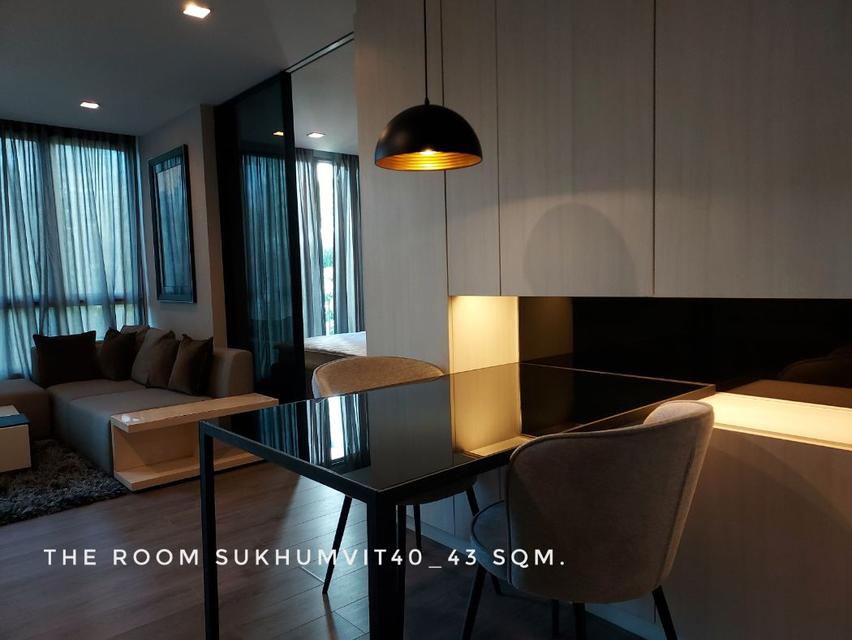 ให้เช่า คอนโด 1 bedroom in a very good locationTHE ROOM สุขุมวิท 40 43 ตรม. close to BTS Ekkamai Thonglor Sukhumvit and  3