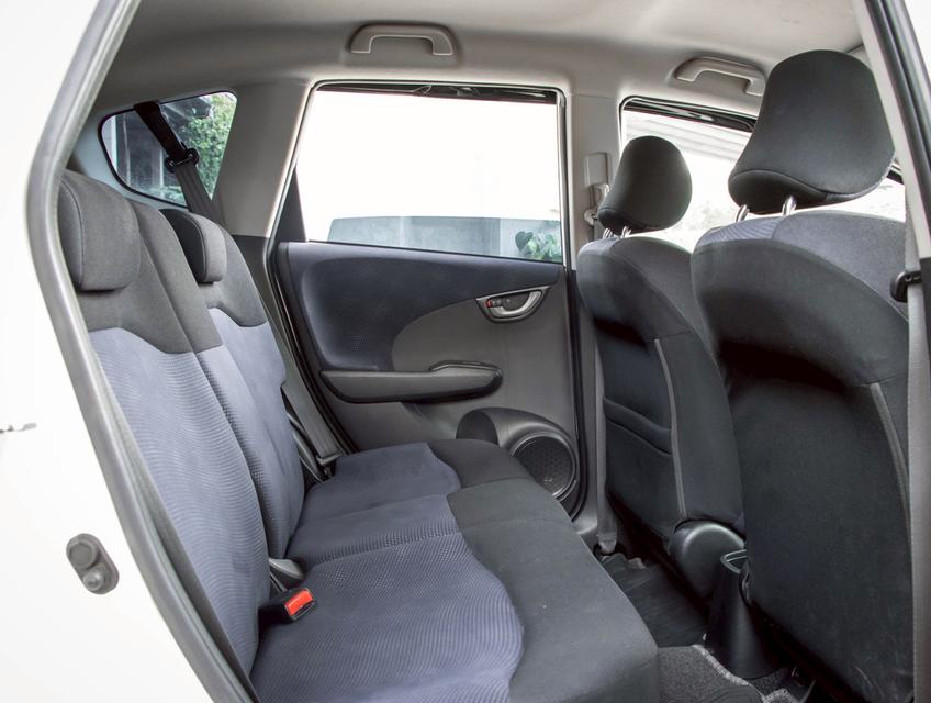 HONDA JAZZ 1.5 S i-VTEC ปี2011 รถบ้านแท้ สภาพสวยกริ๊บๆ ใช้งานน้อย 6