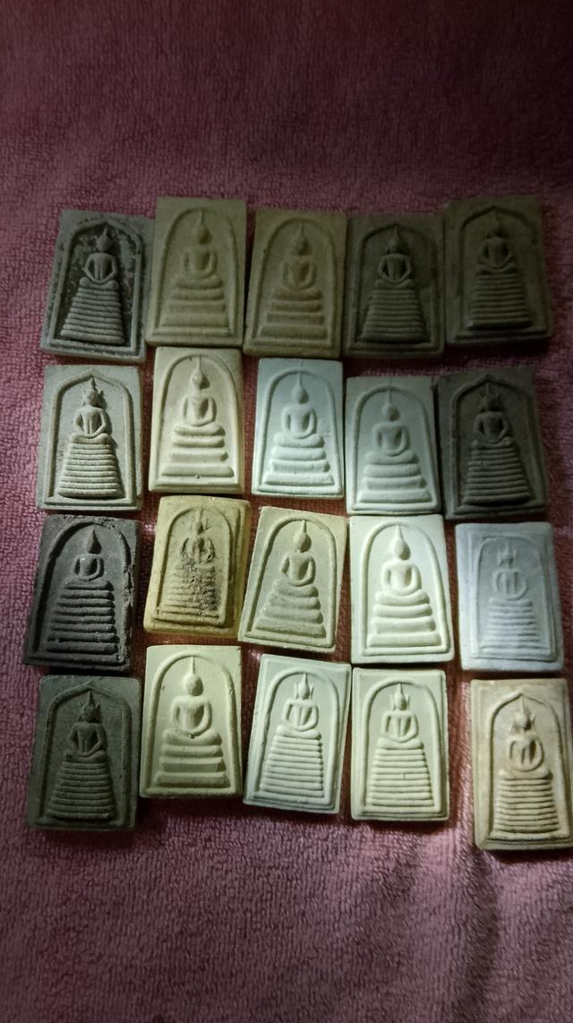 สะสมแลกเปรียญบูชาเพื่อศึกษาต่อยอดองค์ความรู้และประสบการณ์ในงานด้านพุทธศิลปะ 7