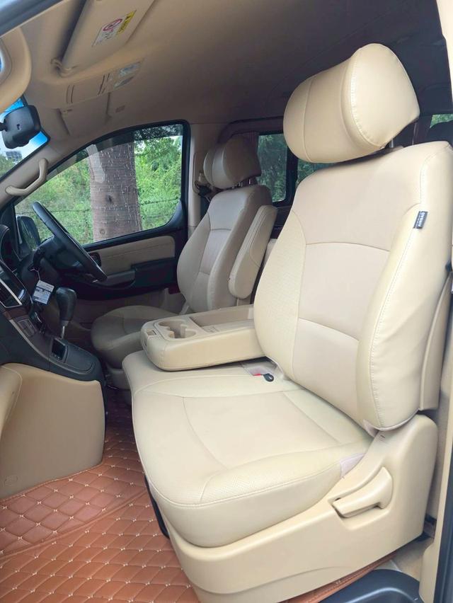 Hyundai H1 2.5 Grand Strarex vip ปี 2020 สีขาว รูปที่ 9