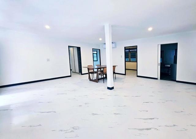 MRT ห้วยขวาง 600ม ตลาดสดห้วยขวาง 800 ม. ให้เช่าบ้านชั้นเดียว 320ตร.ม..ถ.ประชาราษฎร์บำเพ็ญ2-10 80ตร.วา.รร.นานาชาติรีเจนท์ 3