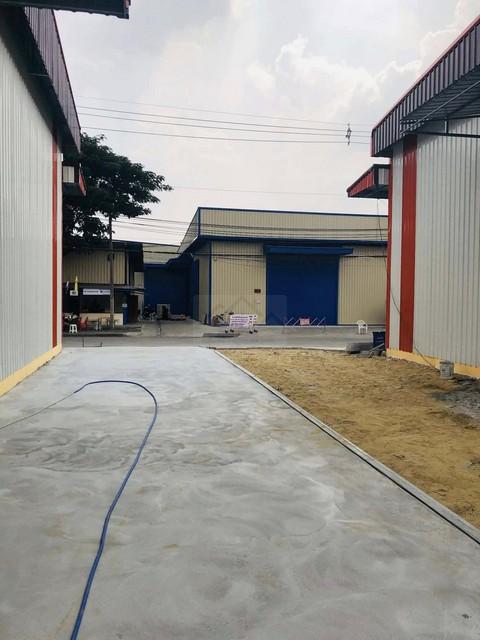 ให้เช่าอาคารโกดังสร้างใหม่ 560 ตรม. บนเนื้อที่ 3 ไร่ ทำเลดี ใกล้รถไฟฟ้าสถานีลาดพร้าว 91 ที่จอดรถขนาดใหญ่ 3