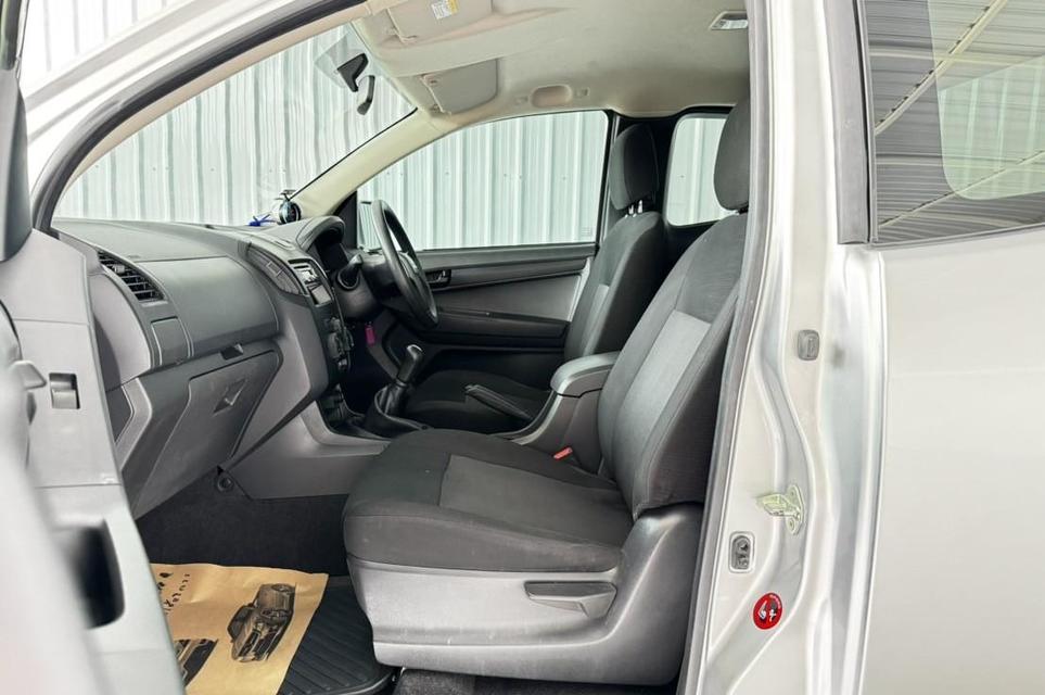 Isuzu D-Max 1.9S ดีเซล เกียร์ธรรมดา ปี2019 11