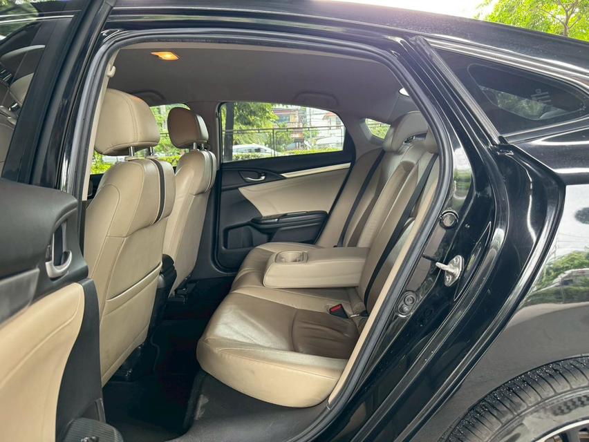 🚗 2019 Honda CIVIC 1.8 EL AT รูปที่ 17